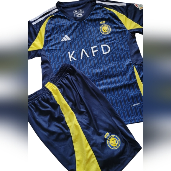 Cristiano Ronaldo Al-Nassr FC 2024/25 Set for Kids - Picture 3 of 5